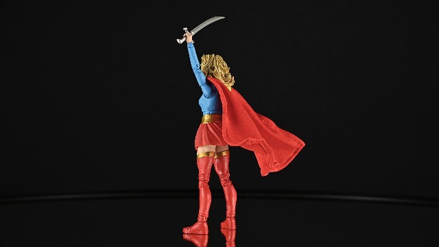 Amazon.com: McFarlane Toys - DC Direct Page Punchers Supergirl